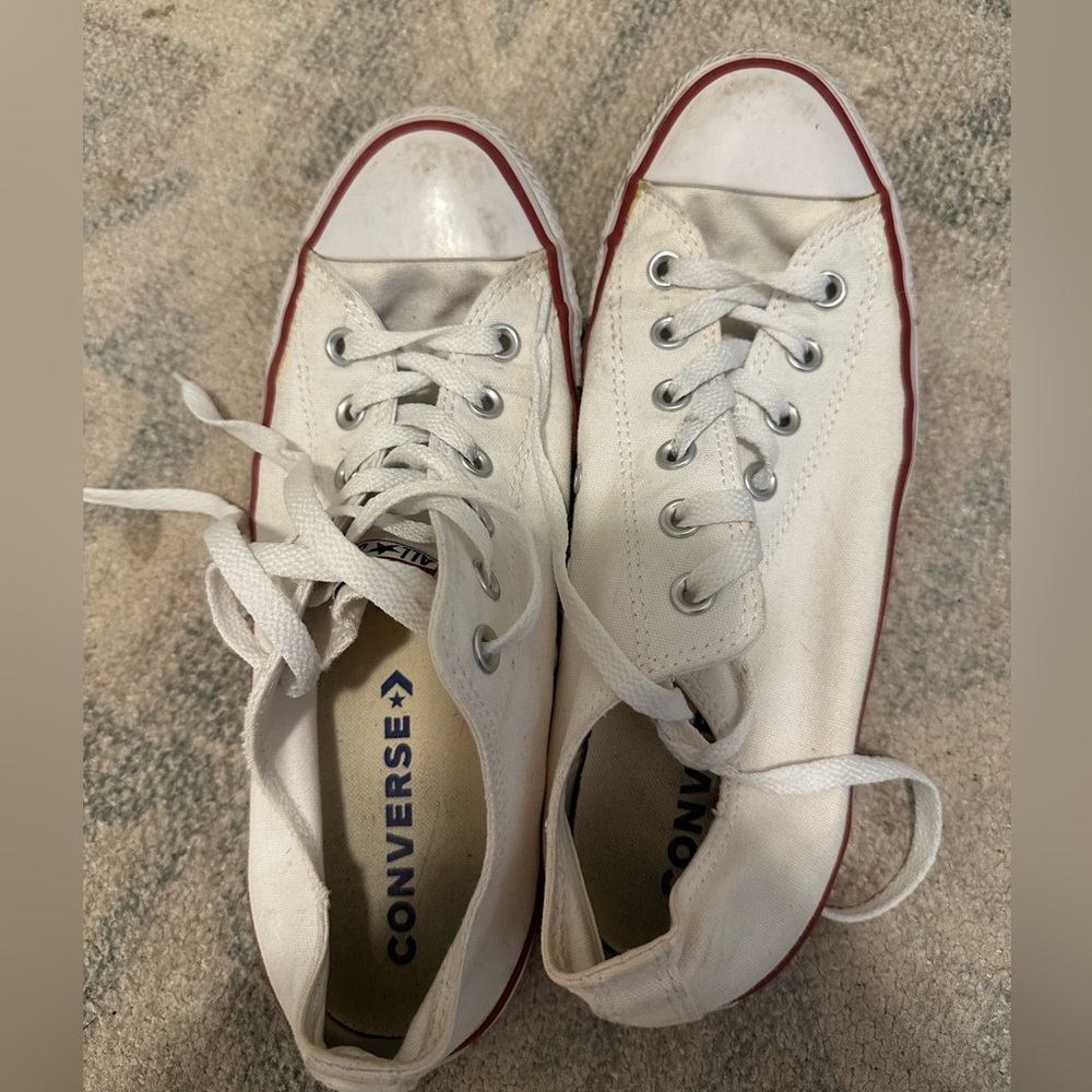 Women’s converse size 9.5